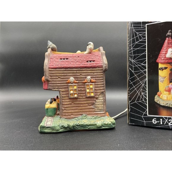 Halloween Harvest Scare Crow Stuffery Porcelain Lighted House - Picture 3 of 7